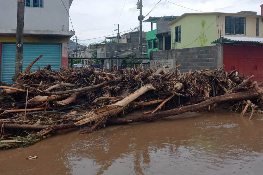 Sube a 30 el número de muertos en Acapulco tras paso de Otis