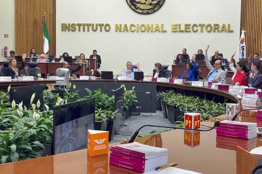 Aprobó INE que partidos postulen a cinco mujeres en 2024