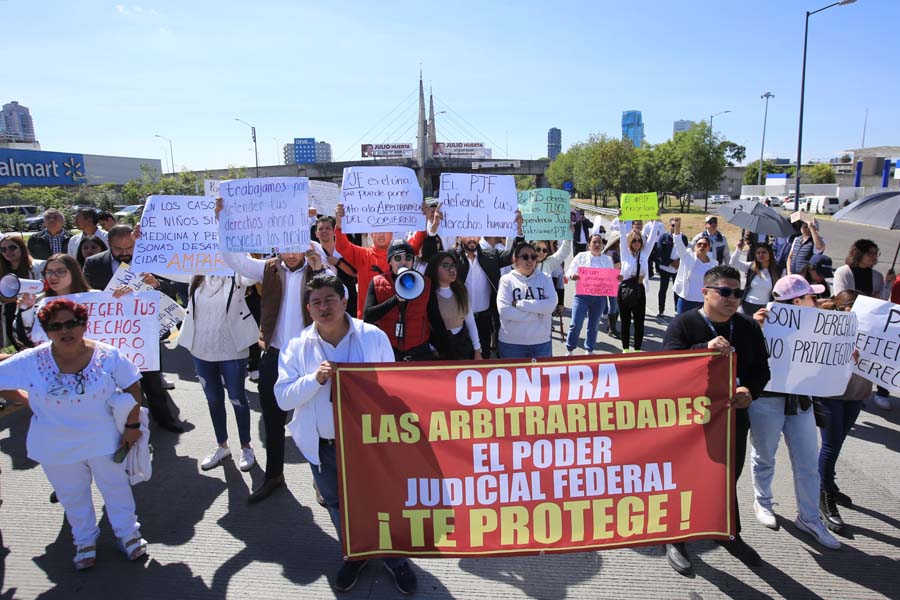 Pidió AMLO a trabajadores del PJ no dejarse manipular