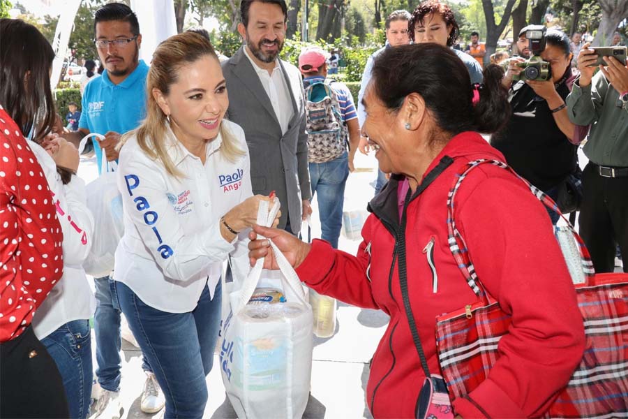 Entregó Paola Angon despensas del programa Cholula Nutrida