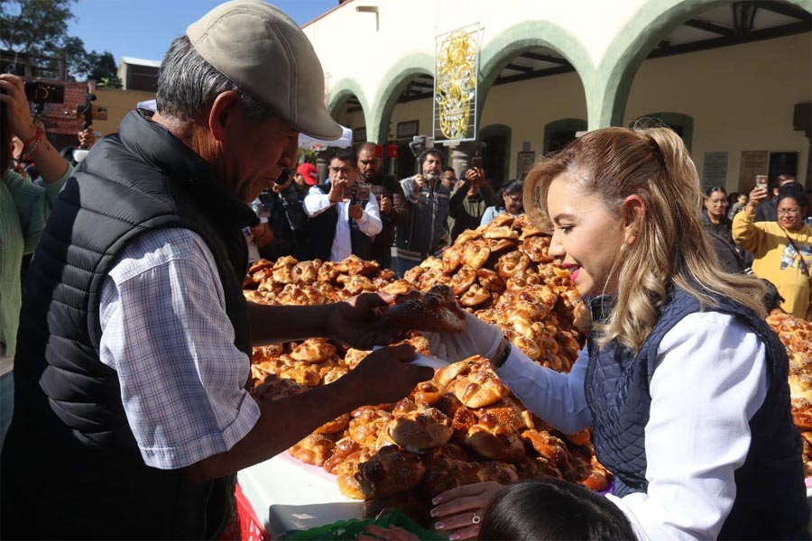 Realizó San Pedro Cholula hojaldra monumental con 1500 panes