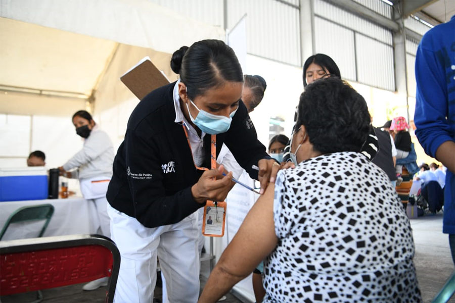 Inició Salud vacunación contra influenza y COVID-19