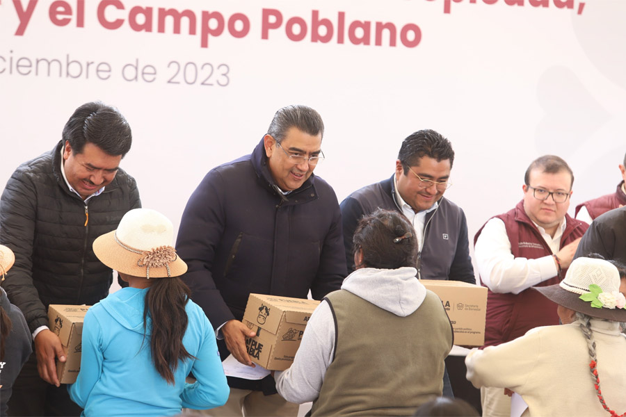 Garantiza Céspedes agua potable y apoyos a Acatzingo