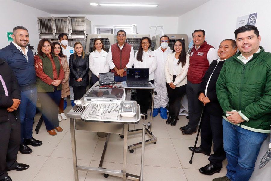 Dio Céspedes equipo a Unidad de Medicina Veterinaria Forense