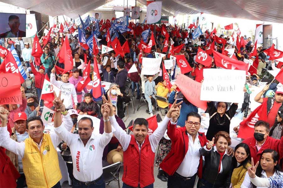 Inició Lalo Rivera cierre de precampaña en tres municipios