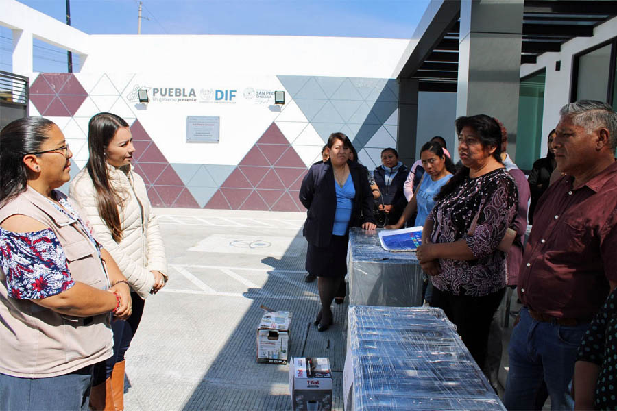 Entregó María de la Barreda reequipamiento a 9 desayunadores