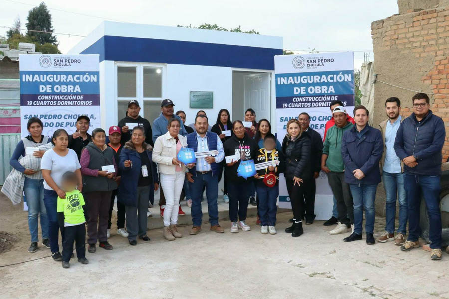 Entregó Paola Angon cuartos del programa Vivienda y Familia