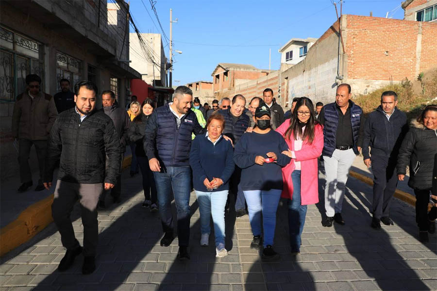 Entregó Adán Domínguez 5 calles en San Pablo Xochimehuacan