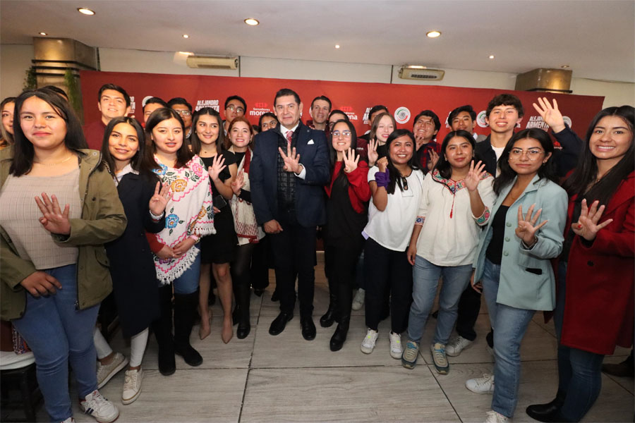 Reiteró Armenta trabajo a favor de los jóvenes en el Senado