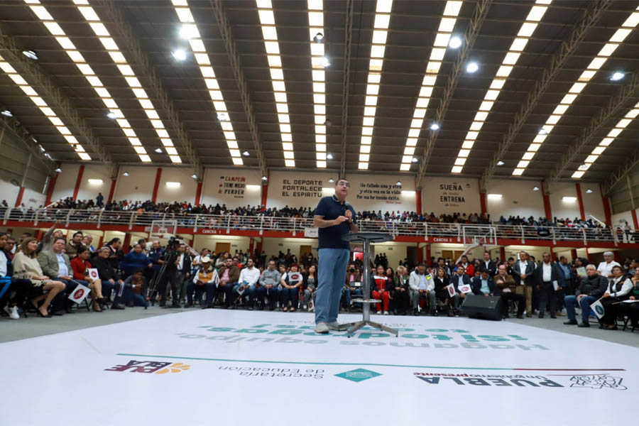 Realizó Céspedes gira de trabajo en región de Tehuacán