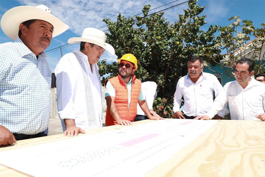 Supervisó Céspedes reconstrucción de carretera en Tlapanalá