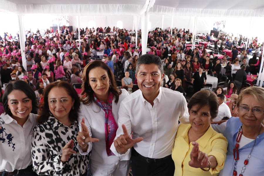 Asistió Lalo Rivera a reunión con 3 mil 300 mujeres