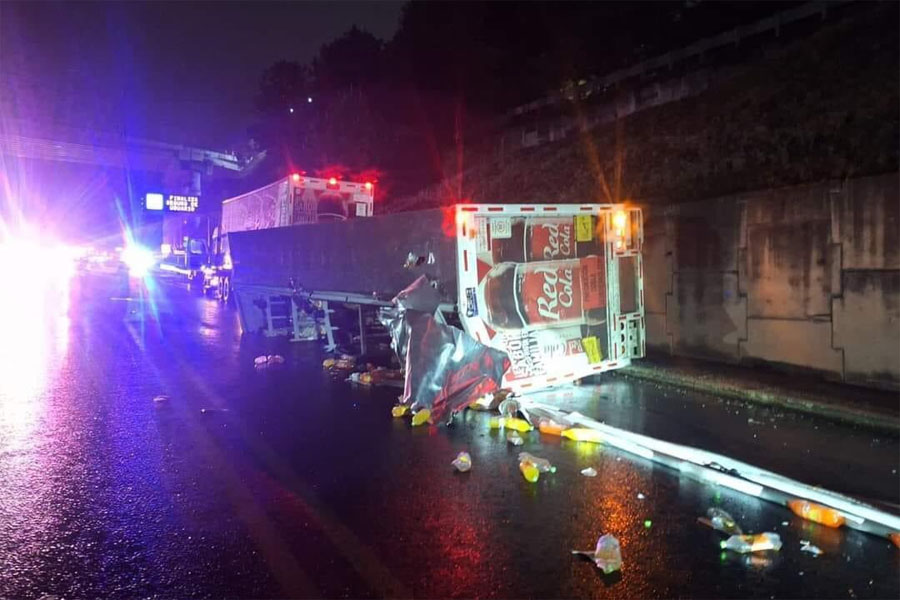 5 muertos y 22 heridos dejó volcadura en la México-Tuxpan