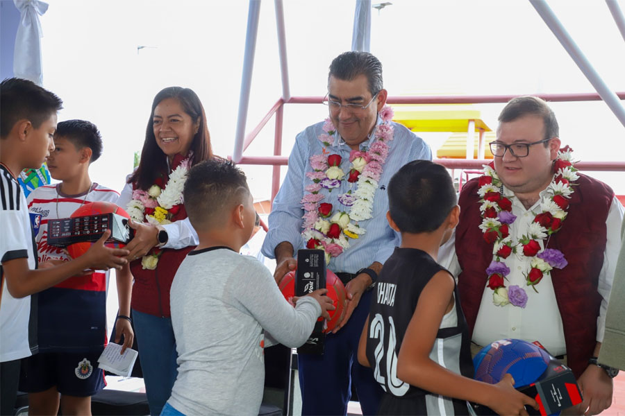 Inauguró gobernador Céspedes multideportivo en Atlixco