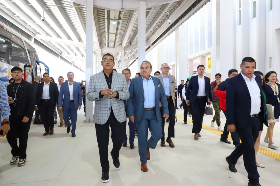 Inauguró Céspedes nueva Central Camionera del Sur