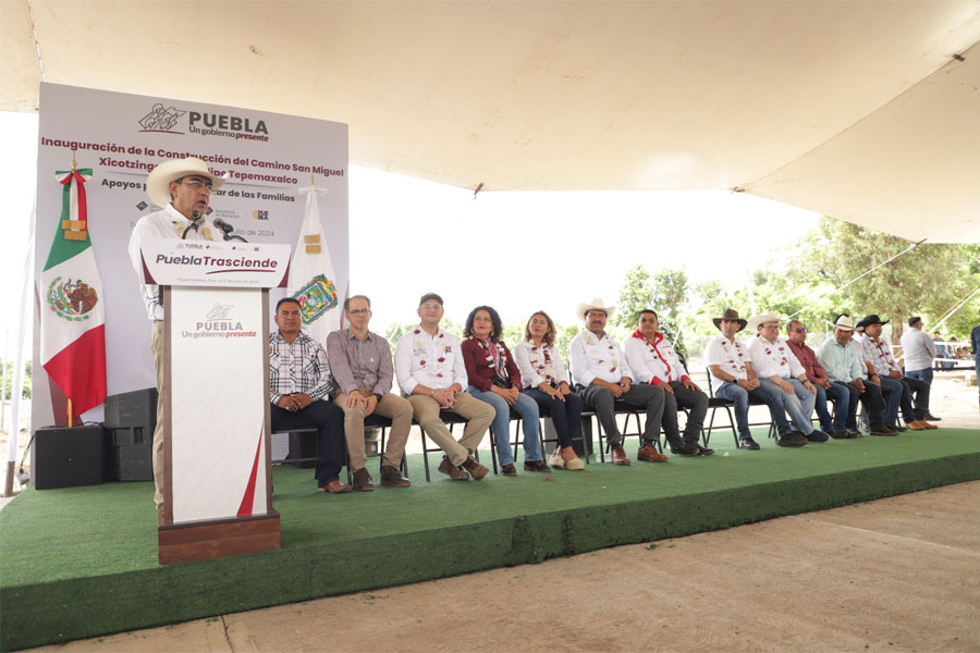 Inauguró Céspedes obra carretera en Tepemaxalco