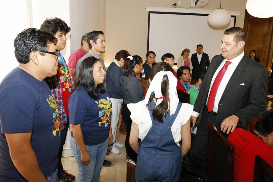 Reconoció Armenta a estudiantes poblanos de matemáticas