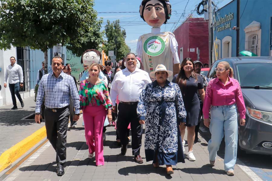 Inició Paola Angon festejos patrios con bando solemne