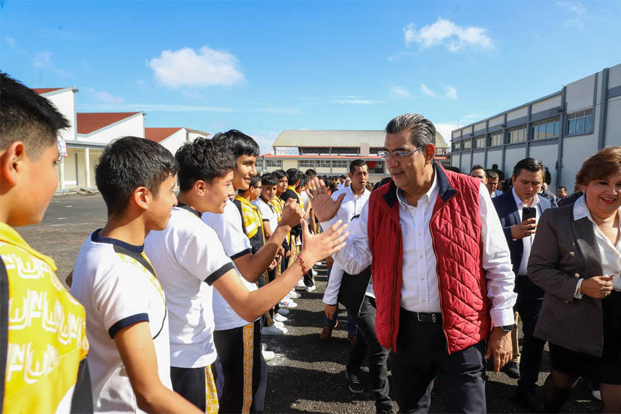 Inició Céspedes obra en Centro Escolar de Teziutlán