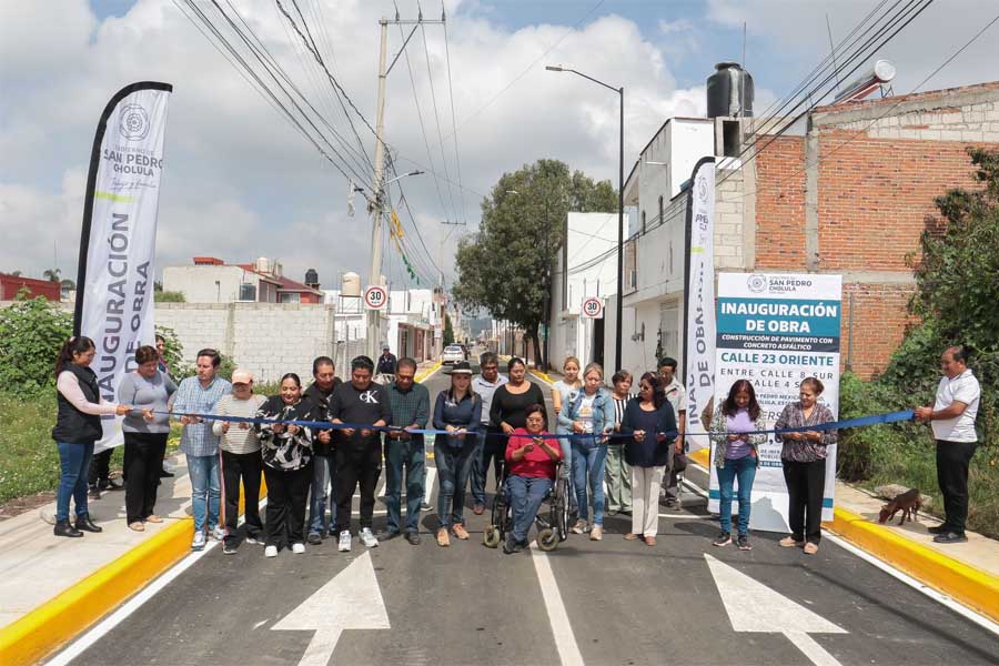 Entregó Paola Angon pavimentación de calle en Mexicaltzingo