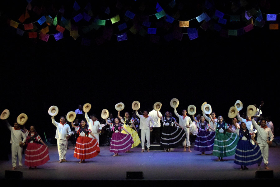 Cumplió 40 años el Ballet Folklórico de la BUAP