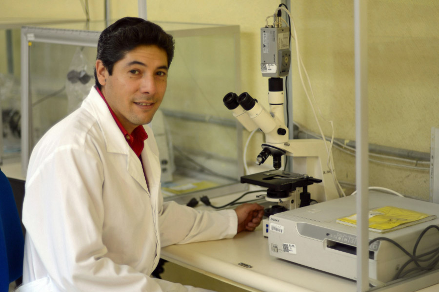 Investigador estudia síndrome desde sus cambios bioquímicos