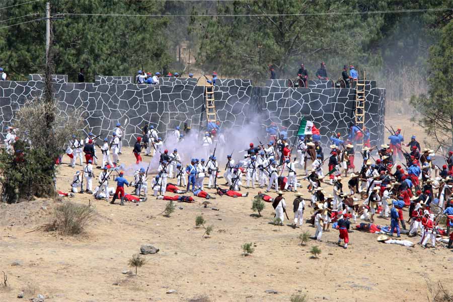 Asistió Armenta a representación de la Batalla del 5 de Mayo