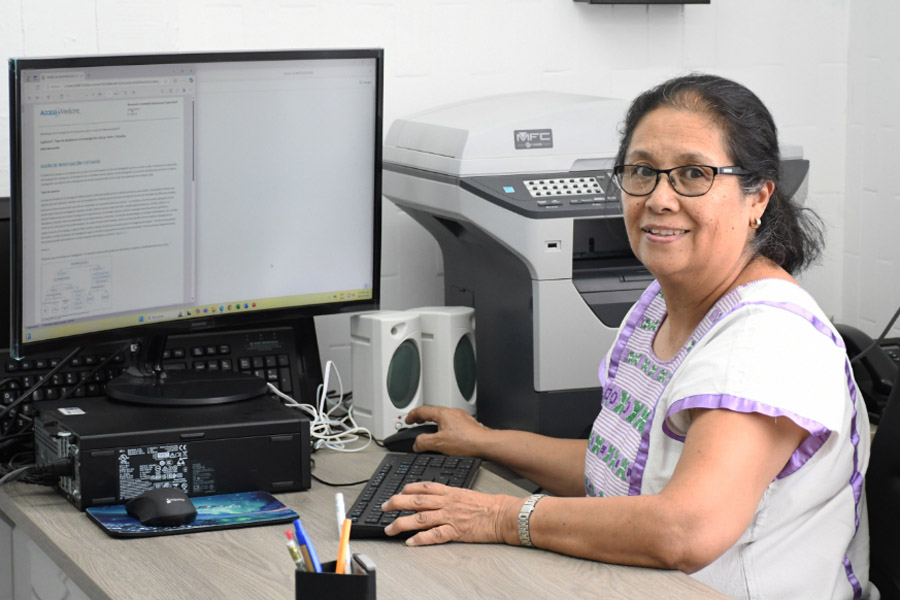 Reconocen trabajo de académica de Medicina de la BUAP