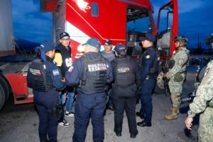 En estrecha coordinación con SEDENA, Guardia Nacional y elementos estatales y municipales se fortalece la vigilancia en zonas con alta incidencia delictiva.
