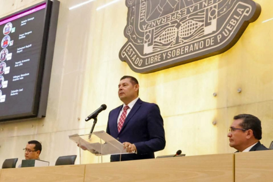 Entregó Armenta al Congreso el Paquete Fiscal 2026