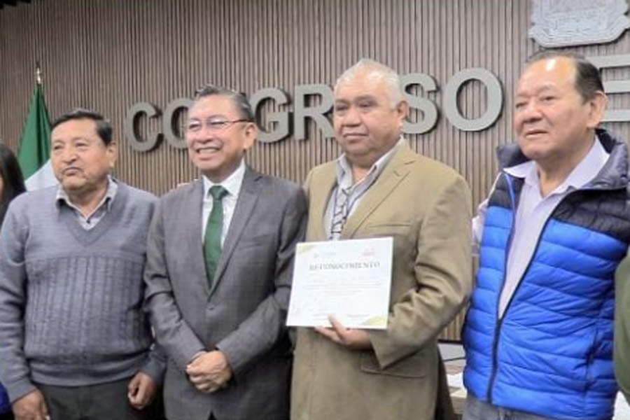 Reconoce Figueroa a quienes ayudaron a generar iniciativas